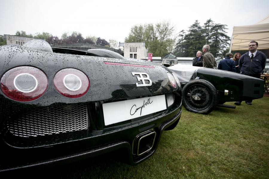  Bugatti Veyron 16.4 Centenaire 2009 года  (фото 25 из 130)